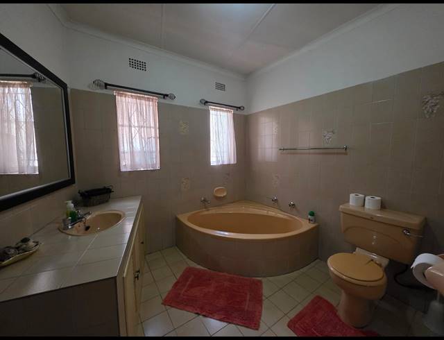 4 BEDROOM HOUSE FOR SALE IN VANDERBIJLPARK SW 2